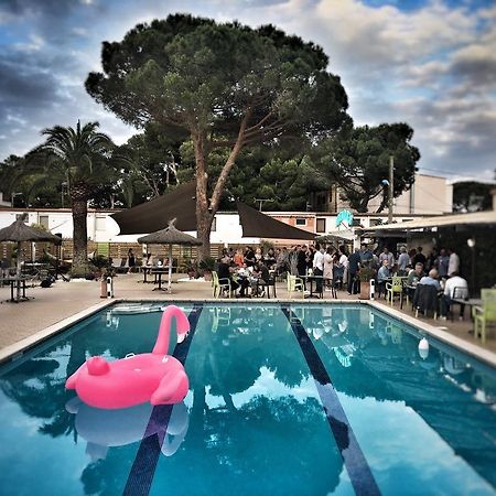 Hotel Aquarius Canet-en-Roussillon Exterior photo