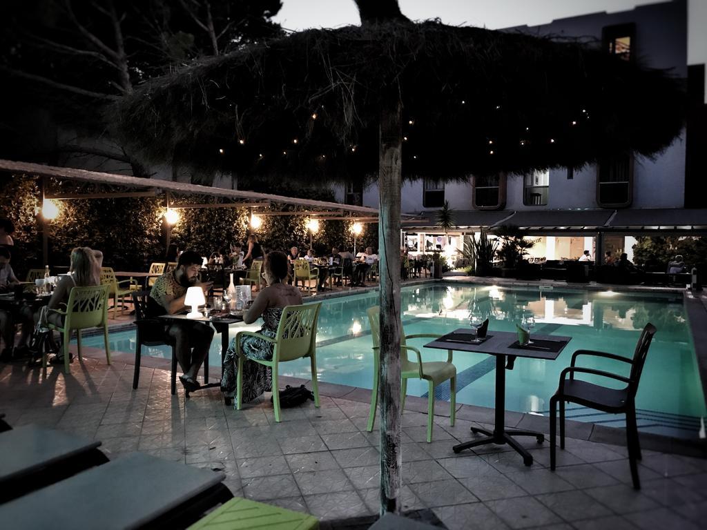 Hotel Aquarius Canet-en-Roussillon Exterior photo