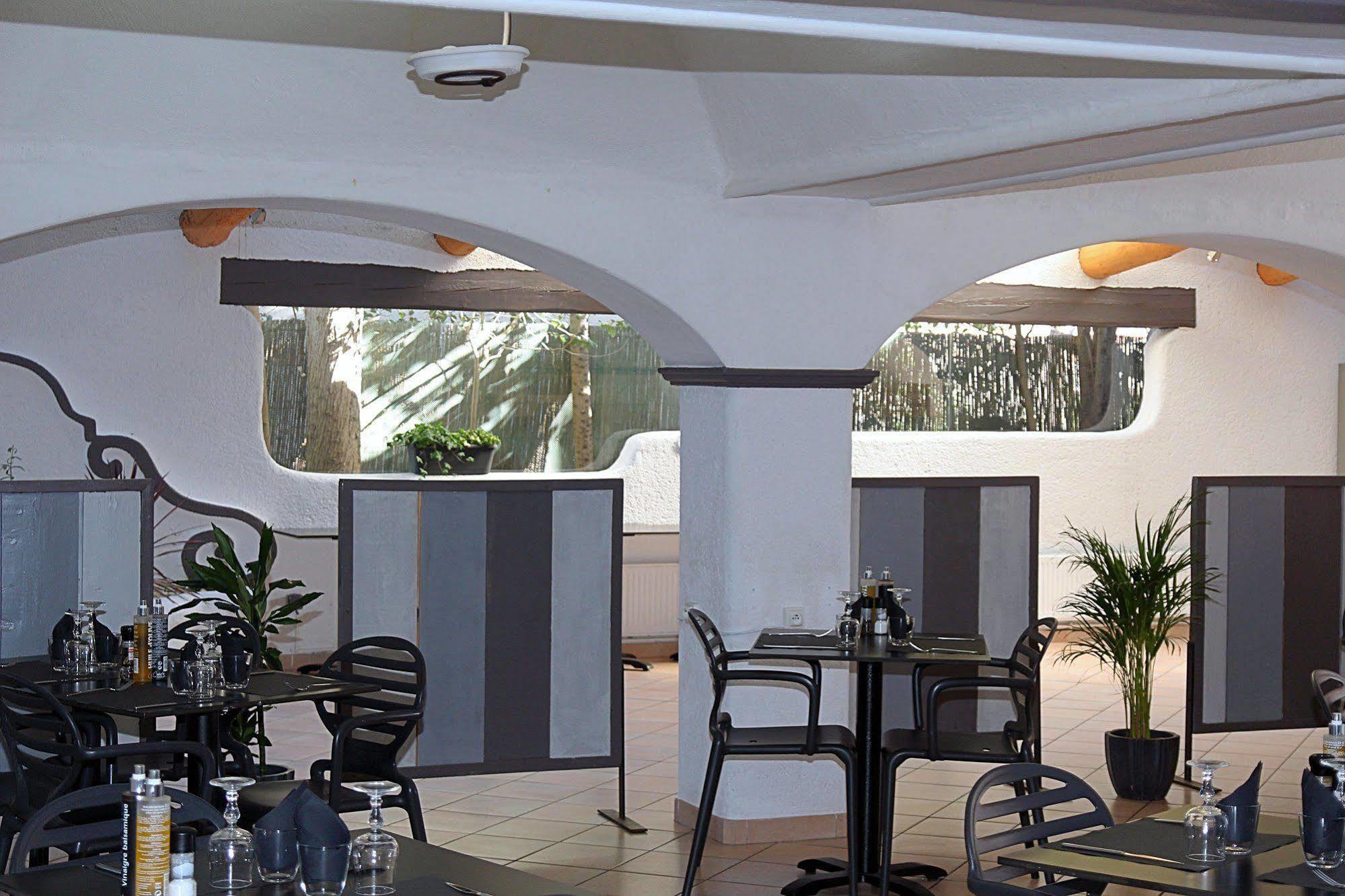 Hotel Aquarius Canet-en-Roussillon Exterior photo