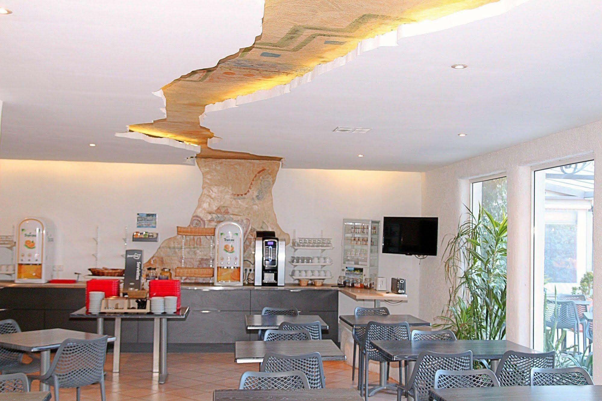 Hotel Aquarius Canet-en-Roussillon Exterior photo